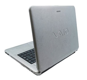 Ноутбук Sony vaio PCG-7154m Intel 4 Series 3 ГБ / 256 ГБ