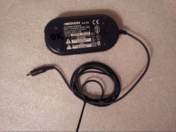 Оригинальное зарядное устройство MEDION 8.4 V 1A-AA-E8