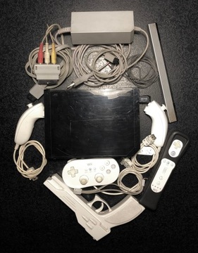 Nintendo Wii (чорний) з додатковими аксесуарами