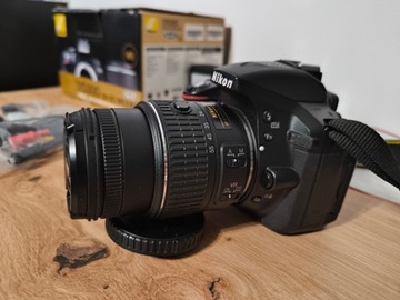 Nikon D5300 SLR корпус + объектив