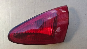 Alfa Romeo 147 lampa tylna prawa.Z klapy.2001-2004