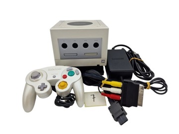 КОНСОЛЬ NINTENDO GAMECUBE DOL-101 PAL БЕЛАЯ