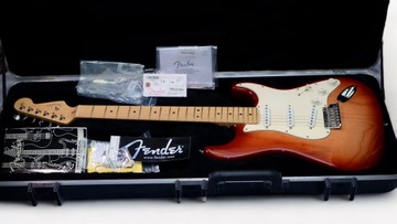 FENDER American STANDARD Stratocaster ASH SSS 2009 года выпуска