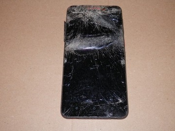 HTC Desire 825 телефон поврежден