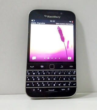 Смартфон Blackberry Classic 2/16 ГБ черный