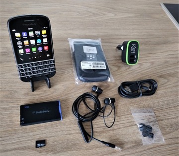 Ухоженный / BlackBerry Q10 SQN100-3 / дополнения / 16GB