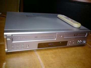 DAEWOO DF - 7100 рекордер 2в1 DVD + VHS, Польское меню, пульт дистанционного управления