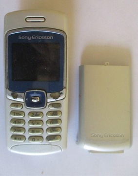 Sony Ericsson t230 серебряный мобильный телефон.