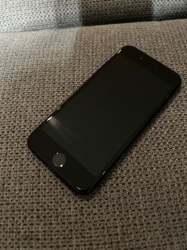 Смартфон Apple iPhone 7 128 МБ / 128 ГБ черный