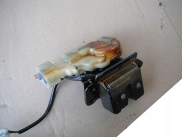 MAZDA PREMACY 99-05 ZAMEK KLAPY TYLNEJ