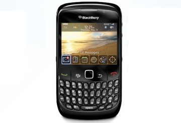 черный телефон BlackBerry 8520 Curve