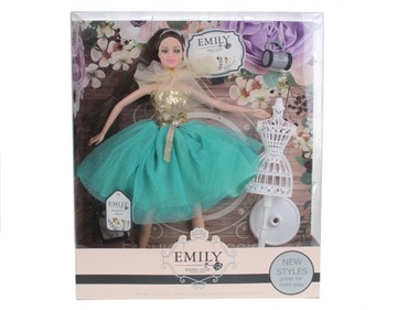 Лялька Емілі в бальній сукні в елегантній картонній коробці