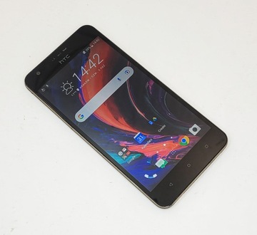 Смартфон HTC Desire 10 3 ГБ / 32 ГБ Чорний