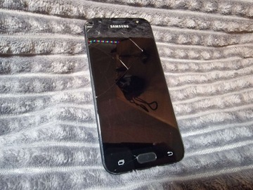 Смартфон Samsung Galaxy J3 2 ГБ / 16 ГБ-на запчастини