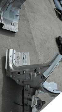 MAZDA 2 II 02-07 SŁUPEK A PRAWY PRZEDNI + PRÓG