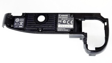 Нижняя часть корпуса Canon EOS 7D