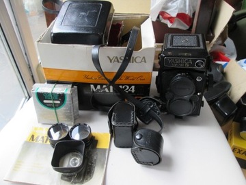 Камера Yashica Mat 124G в коробці + відпочинок