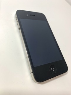 iPhone 4 s 16 ГБ + зарядное устройство 