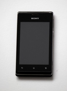 Смартфон Sony Xperia e черный
