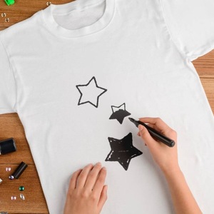 How to paint clothes?