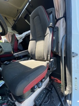 VOLVO FH 4 FM 4 LINKE SITZ DES FAHRERS