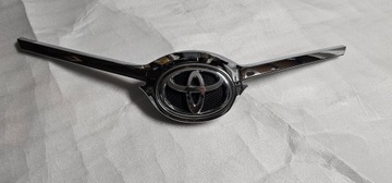 НАКЛАДКА ХРОМ РЕШЕТКИ TOYOTA AURIS LL 53111-02A40