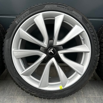 КОМПЛЕКТ КОЛЕС TESLA МОДЕЛЬ 3 PERFORMANCE ЗИМА PIRELLI SOTTOZERO 19” 235/40/19