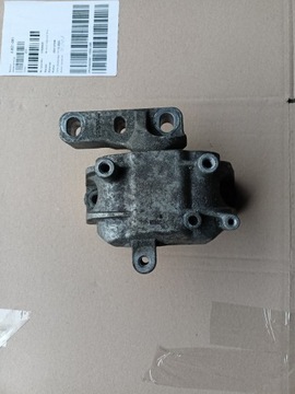 ПОДУШКА ЛАПА ДВИГАТЕЛЯ VW SKODA 1K0199262CB