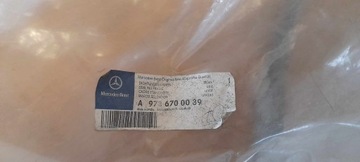 УПЛОТНИТЕЛЬ СТЕКЛА ПЕРЕДНЕГО MERCEDES ATEGO AXOR A9736700039