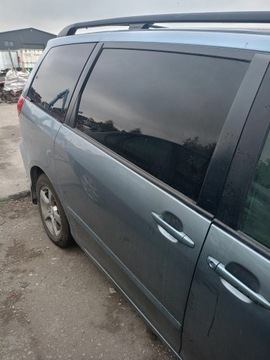 ДВЕРЬ ЗАД ПРАВОЕ TOYOTA SIENNA 2010 ГОД