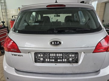 KIA VENGA КРЫШКА ЗАД 737001P000