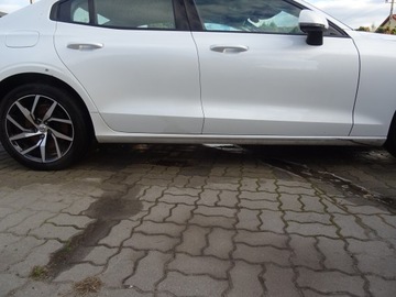 VOLVO S60 III ДВЕРЬ ПРАВОЕ СТОРОНА