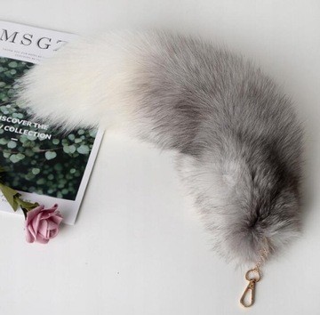 Key buckle 45 cm long tail made of fox fur