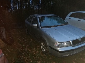 ЗЕРКАЛО ПРАВОЕ ВНЕШНИЕ SKODA OCTAVIA I 1,9TDI