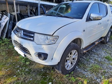 MITSUBISHI IV L200 ДВЕРЬ ПЕРЕД ЛЕВАЯ 15R.