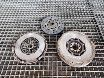 KUPPLUNG RAD SCHWUNGRAD DOPPELMASS ZWEIMASSEN- TOYOTA AVENSIS II T25 ÜBERARBEITUNG 2.2 D4D