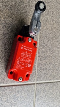 ВЕРХНИЙ ПОРШЕНЬ Z РОЛИК GUARDMASTER LIMIT SWITCH GWR