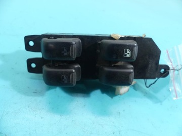 ПЕРЕКЛЮЧАТЕЛЬ СТЕКЛА X4 HYUNDAI SANTA FE I 93570-26000