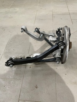 AUDI OE 8W0505432T ПОВОРОТНЫЙ КУЛАК СТУПИЦА