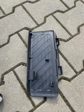 НАКЛАДКА NA ПОДНОЖКА VW SEAT AUDI 5Q1864777B