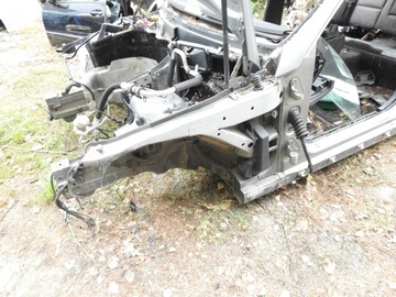 MERCEDES W204 VIERTEL LÄNGSTRÄGER LINKE VORNE