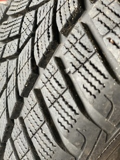 ПОКРЫШКА ZIMOWA GOODYEAR ULTRAGRIP 235/45/R18 - 2019R