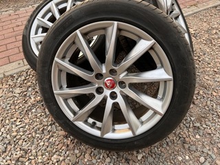 ШЕСТЕРНИ JAGUAR XE XF 245/45/18 PIRELLI P ZERO