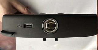 ГНЕЗДО PORT USB ЗАЩИТА ТОНЕЛЯ 31469019 VOLVO XC40