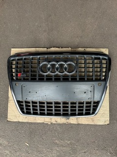 РЕШЁТКА РЕШЁТКА AUDI S8 D3 4E0853651AL