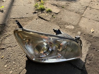 LAMPA/REFLEKTOR ПРАВОЕ TOYOTA RAV4