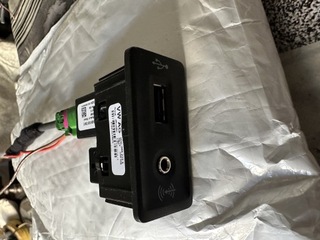 СОЕДИНИТЕЛЬ ГОФРА USB VW SKODA CARPLAY 5Q0035726E 5Q0035222E