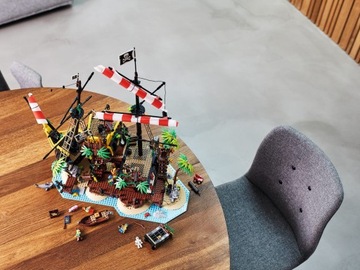 LEGO Ideas 21322 LEGO Ideas Piraci z Zatoki Barakud 21322 Statek Piracki
