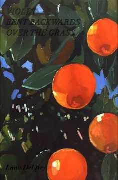 Вайолет, наклонившаяся назад над травой Лана Дель Рей