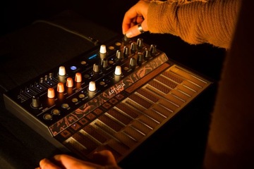 Гибридный синтезатор Arturia MicroFreak